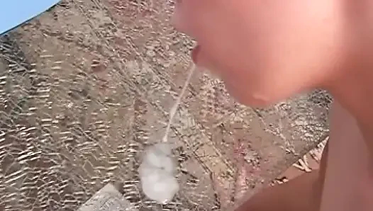 Amatör Alman orospu sıcak üçlüde götünden sikiliyor