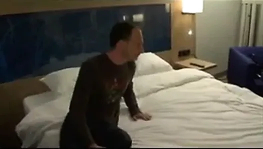 seksi karısı sikişir koca ve arkadaşı