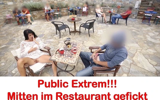 Restoranda bile müşterilerin önünde sevişmek!